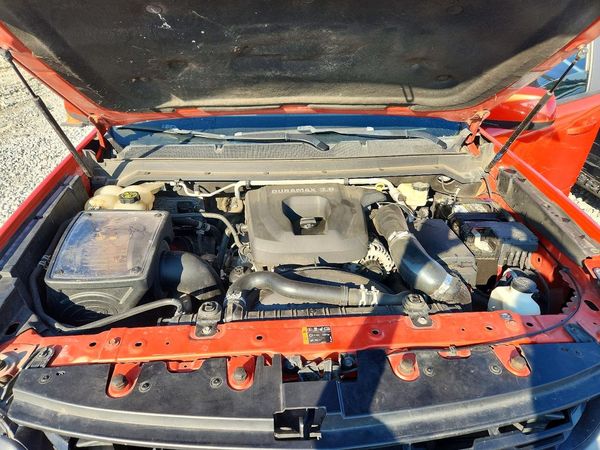 2016 CHEVROLET COLORADO Z71 — Engine bay
