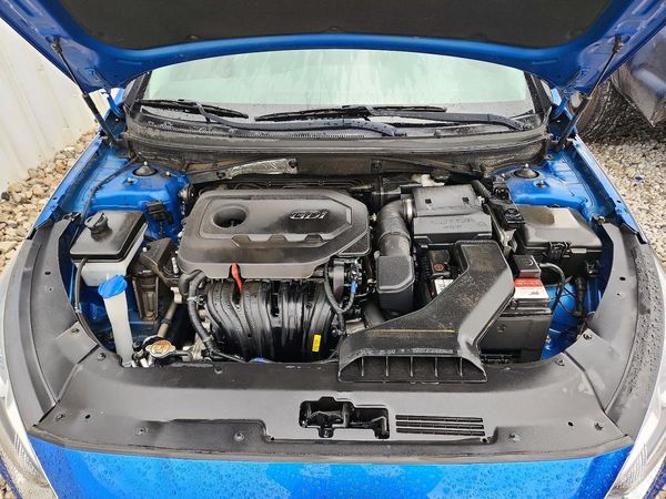 2018 HYUNDAI SONATA SE, Eco — Engine bay