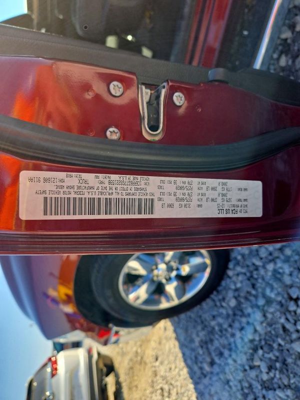 2016 RAM 1500 SLT — VINS