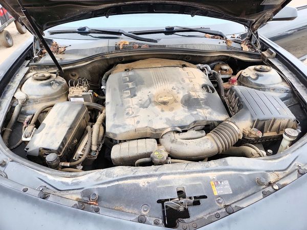 2014 CHEVROLET CAMARO 2LS — Engine bay