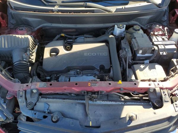 2018 CHEVROLET EQUINOX LT (1LT) — Engine bay
