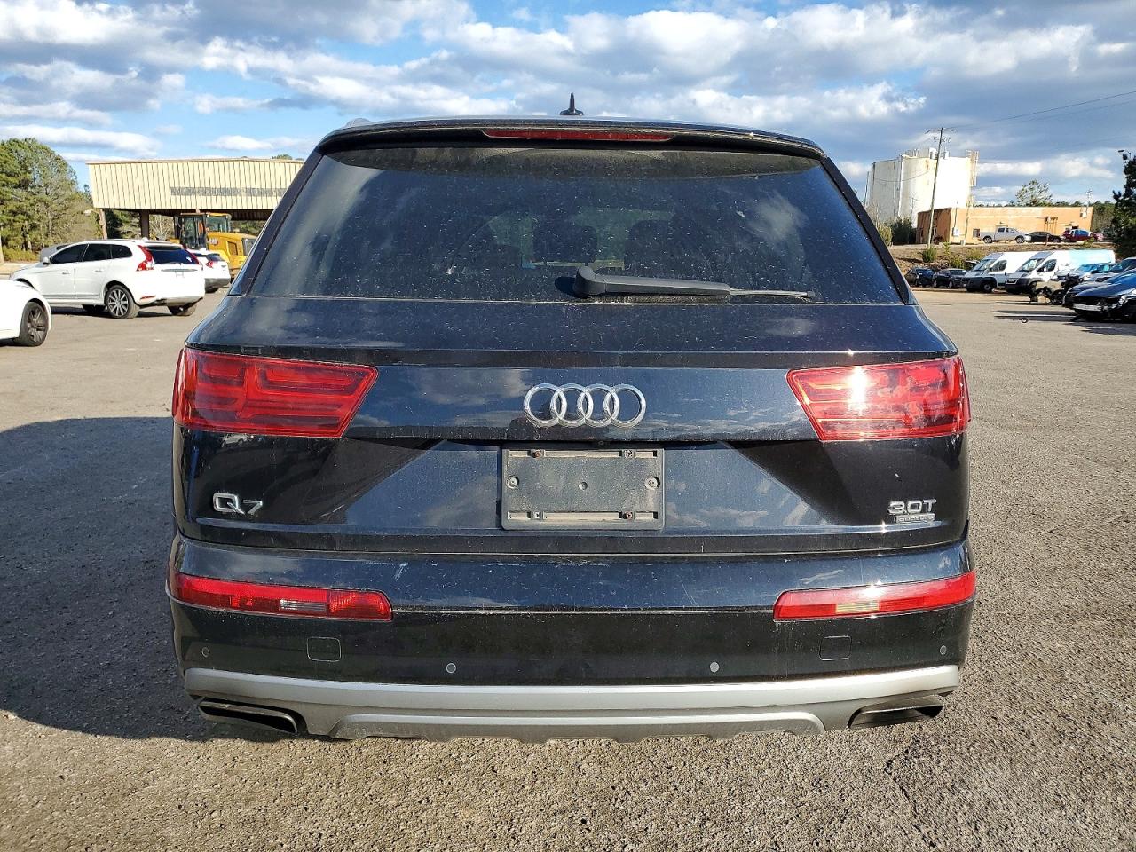 2017 AUDI Q7 quattro Premium Plus