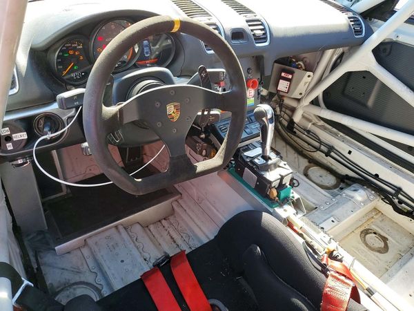 2016 PORSCHE CAYMAN — CKPT
