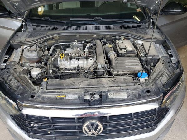 2020 VOLKSWAGEN JETTA S, SE, R-Line — Engine bay