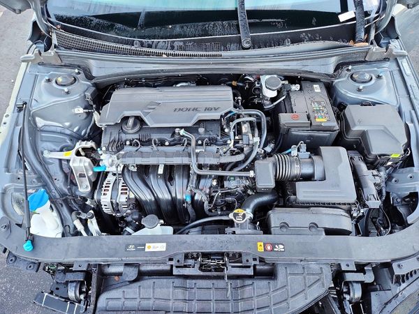 2026 HYUNDAI ELANTRA — Engine bay