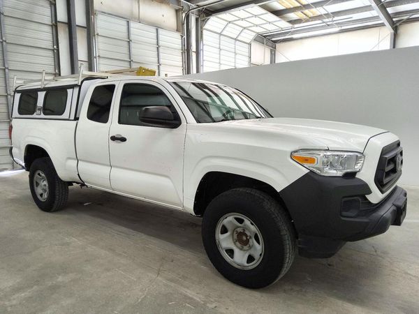 2022 TOYOTA TACOMA SR5 — Passenger 3/4