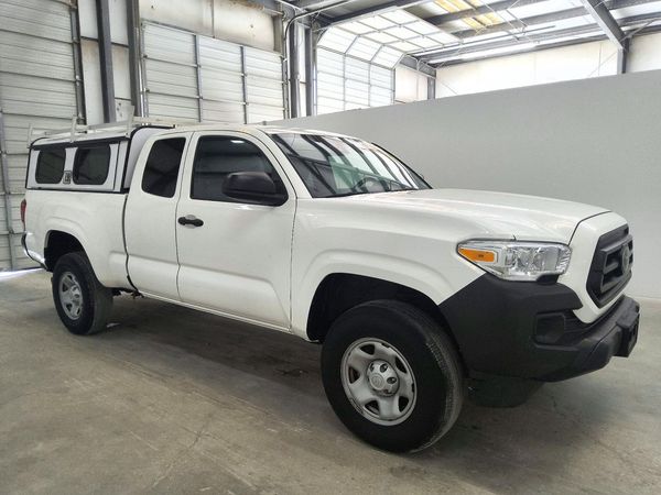 2022 TOYOTA TACOMA SR5 — Passenger 3/4