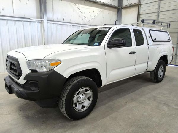 2022 TOYOTA TACOMA SR5 — Front 3/4