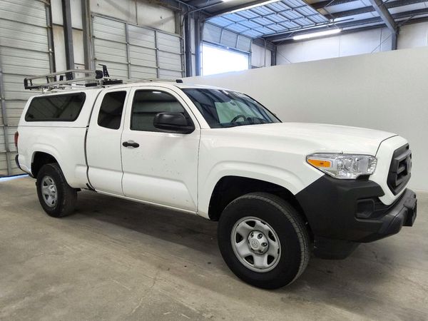 2022 TOYOTA TACOMA SR5 — Passenger 3/4
