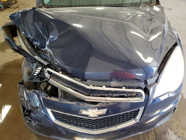 2015 CHEVROLET EQUINOX 1LT — Engine bay