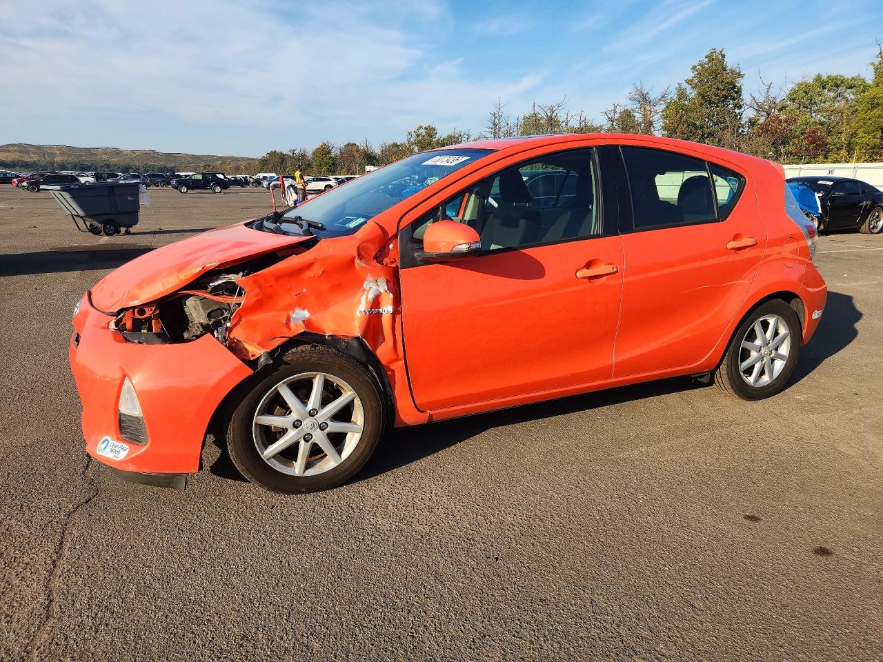 2013 TOYOTA PRIUS — Front 3/4