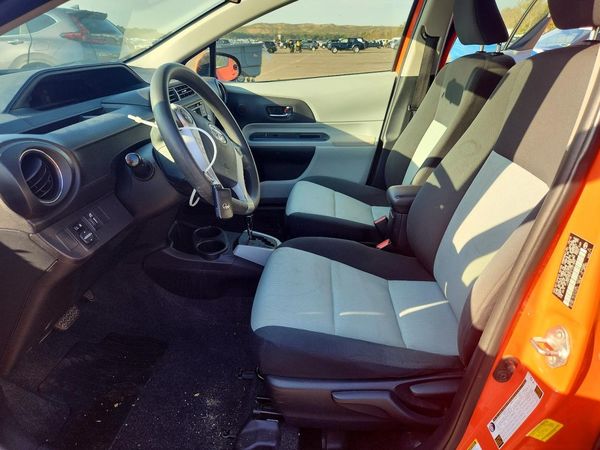 2013 TOYOTA PRIUS — DENT