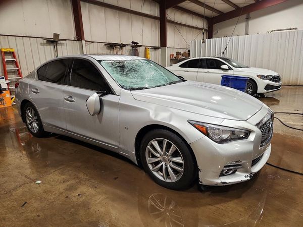 2014 INFINITI Q50 — Passenger 3/4