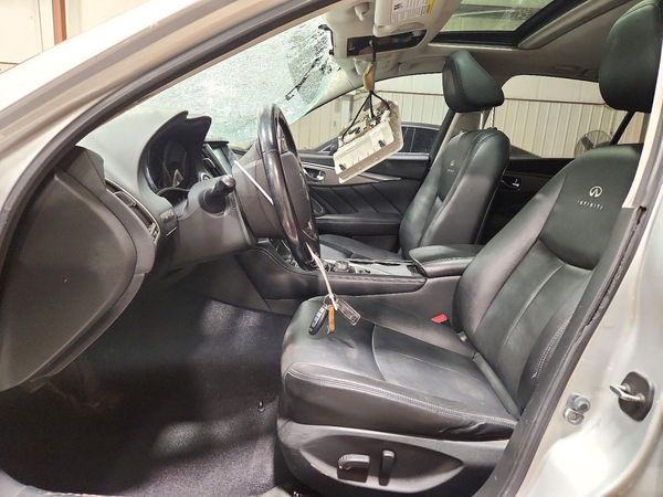 2014 INFINITI Q50 — DENT