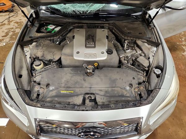 2014 INFINITI Q50 — Engine bay