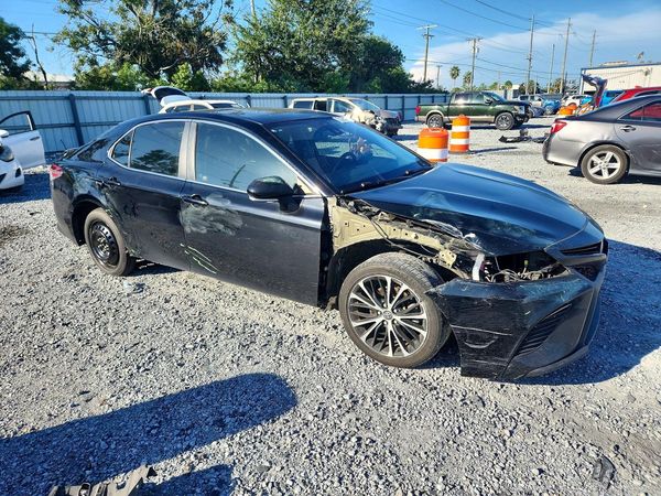 2018 TOYOTA CAMRY L/LE/SE/XLE — Passenger 3/4