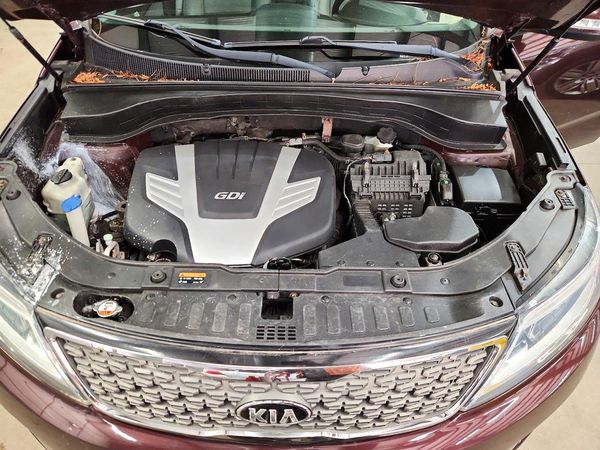 2015 KIA SORENTO TOP — Engine bay
