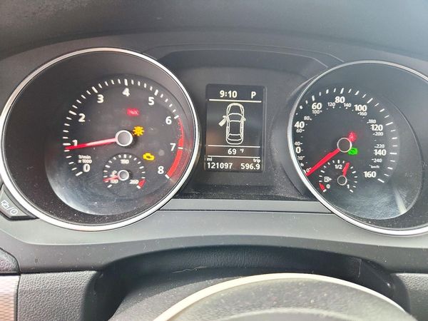 2018 VOLKSWAGEN JETTA SE, Wolfsburg — ODOM