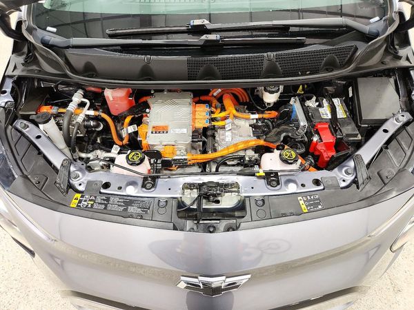 2023 CHEVROLET BOLT 1LT — Engine bay