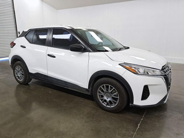 2023 NISSAN KICKS S — Passenger 3/4