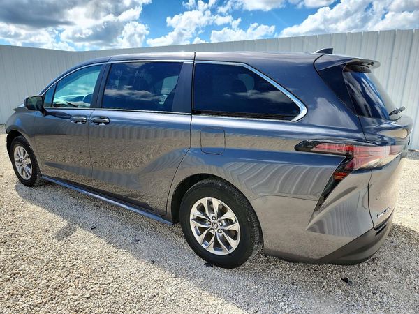 2025 TOYOTA SIENNA LE — DSRA
