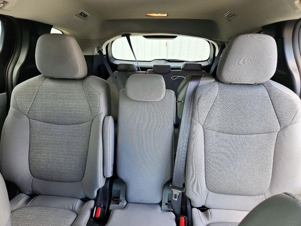 2025 TOYOTA SIENNA LE — SUVN