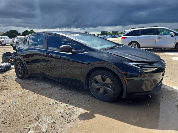 2024 TOYOTA PRIUS — Passenger 3/4