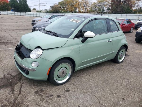 2015 FIAT 500 Lounge — Front 3/4