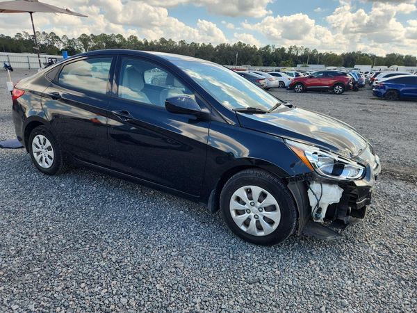 2017 HYUNDAI ACCENT SE Base — Passenger 3/4