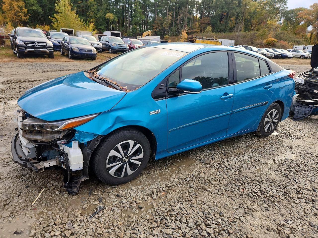 2018 TOYOTA PRIUS Plus/Premium/Advanced — Front 3/4