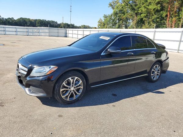 2016 MERCEDES-BENZ C300 C300-4M — Front 3/4