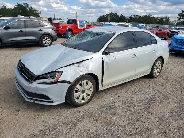 2017 VOLKSWAGEN JETTA S — Front 3/4