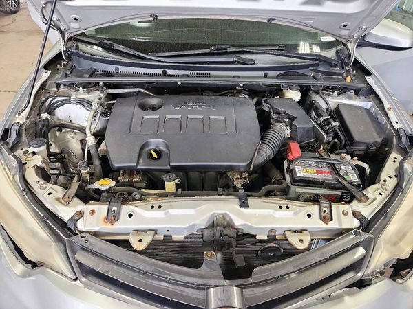2016 TOYOTA COROLLA L/LE — Engine bay