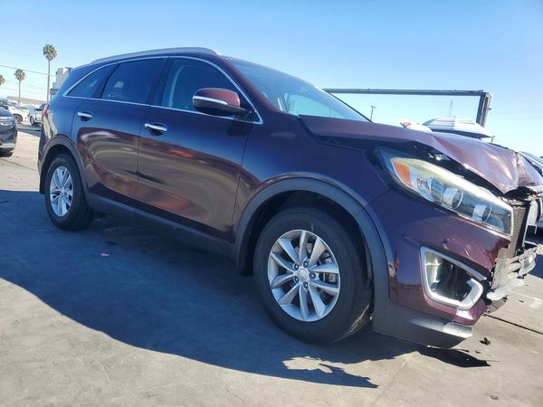 2017 KIA SORENTO L, LX — Passenger 3/4