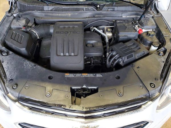 2016 CHEVROLET EQUINOX LT — Engine bay