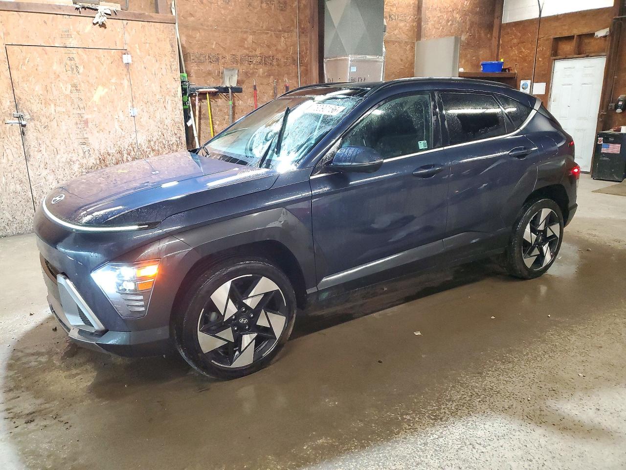 2024 HYUNDAI KONA Limited — Front 3/4