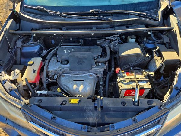 2013 TOYOTA RAV4 Sports — Engine bay