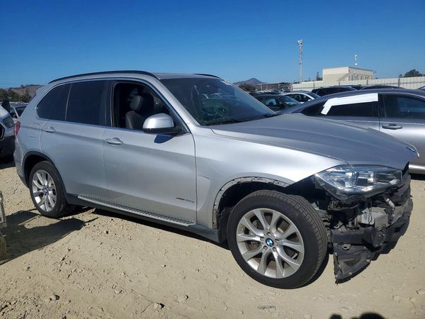 2016 BMW X5 xDrive40e — Passenger 3/4