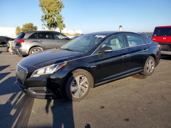 2016 HYUNDAI SONATA L (Low) — Front 3/4