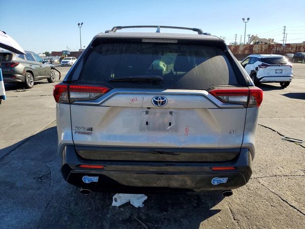 2021 TOYOTA RAV4 XLE Premium — DIRR