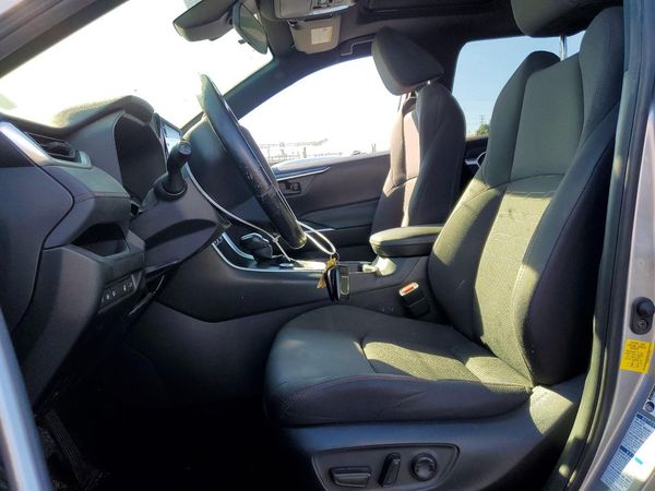 2021 TOYOTA RAV4 XLE Premium — DENT