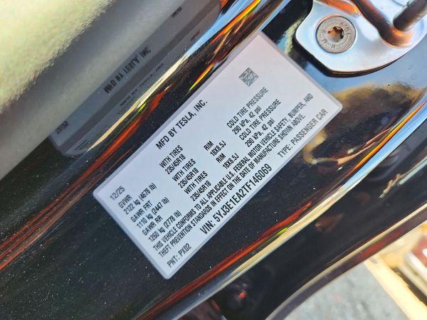 2026 TESLA MODEL 3 — VINS