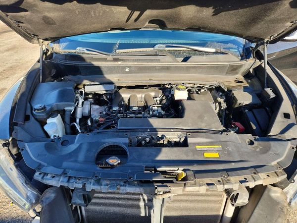 2019 INFINITI QX60 — Engine bay