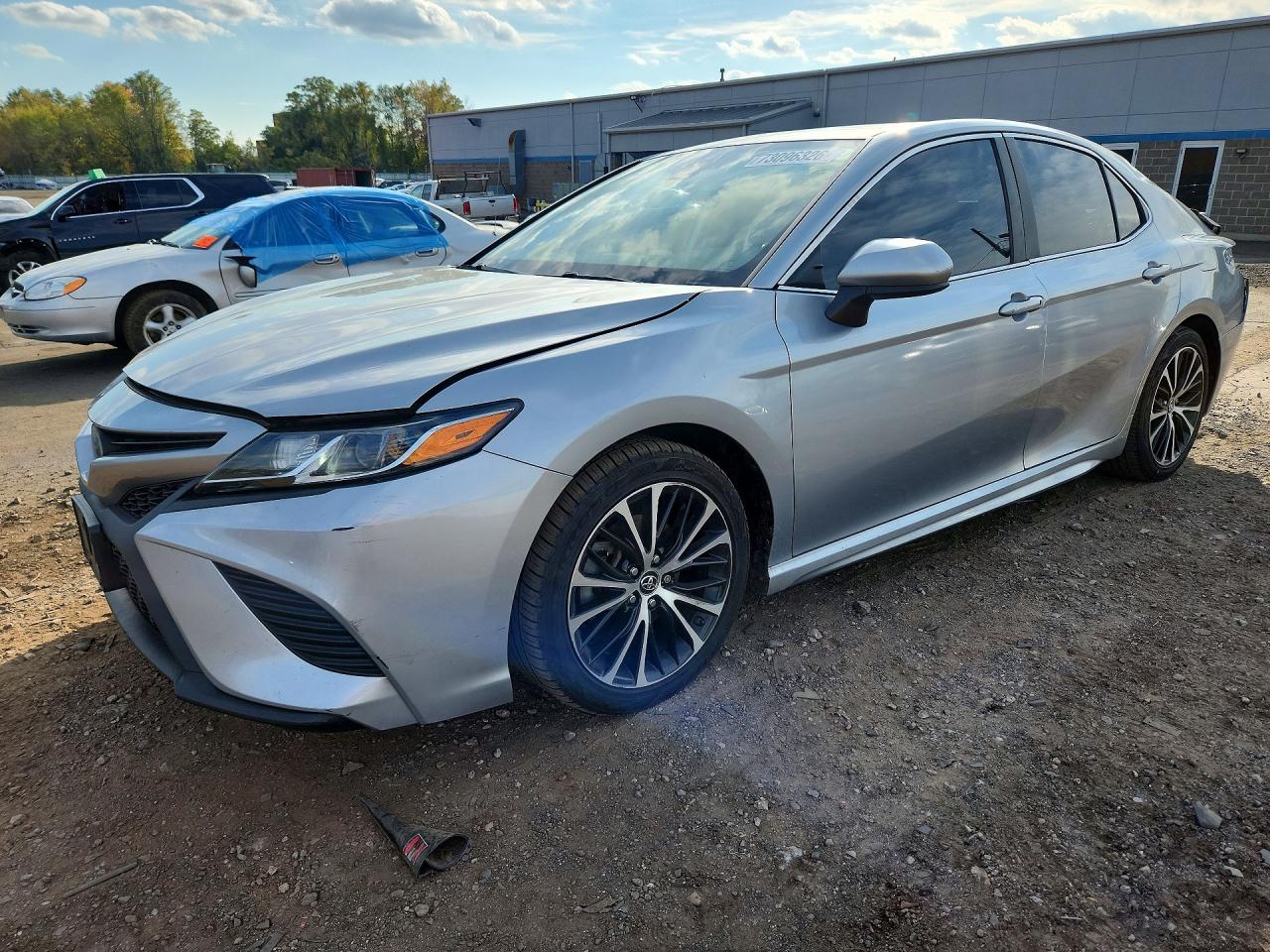2019 TOYOTA CAMRY L/LE/SE/XLE — Front 3/4