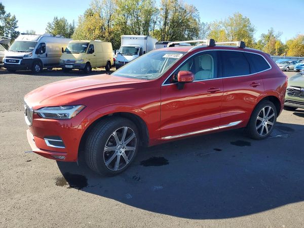 2021 VOLVO XC60 Inscription — Front 3/4