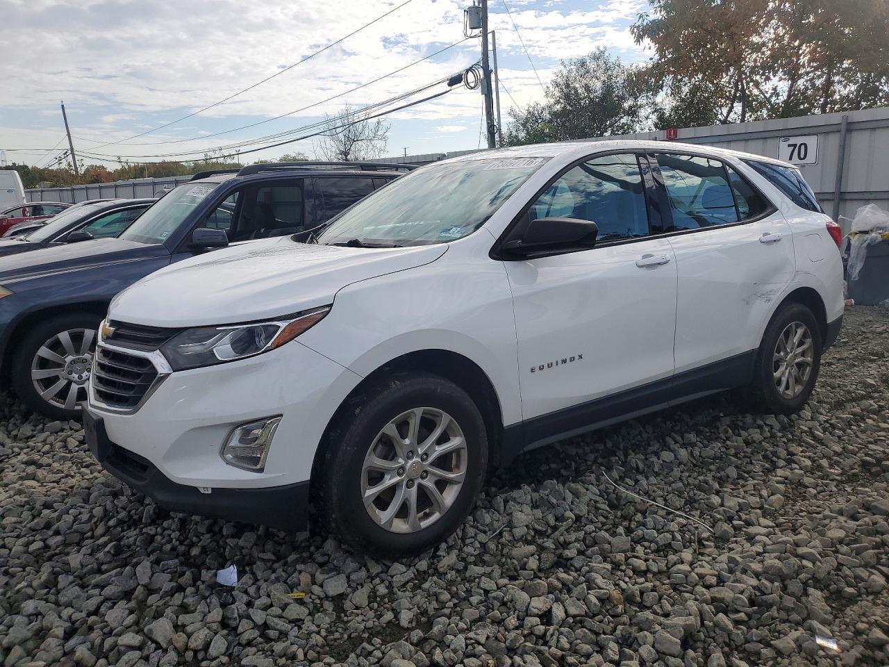 2018 CHEVROLET EQUINOX LS — Front 3/4