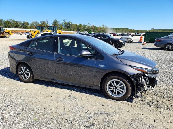 2019 TOYOTA PRIUS Plus/Premium/Advanced — Passenger 3/4