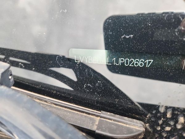2018 VOLVO S90 Inscription — VINS