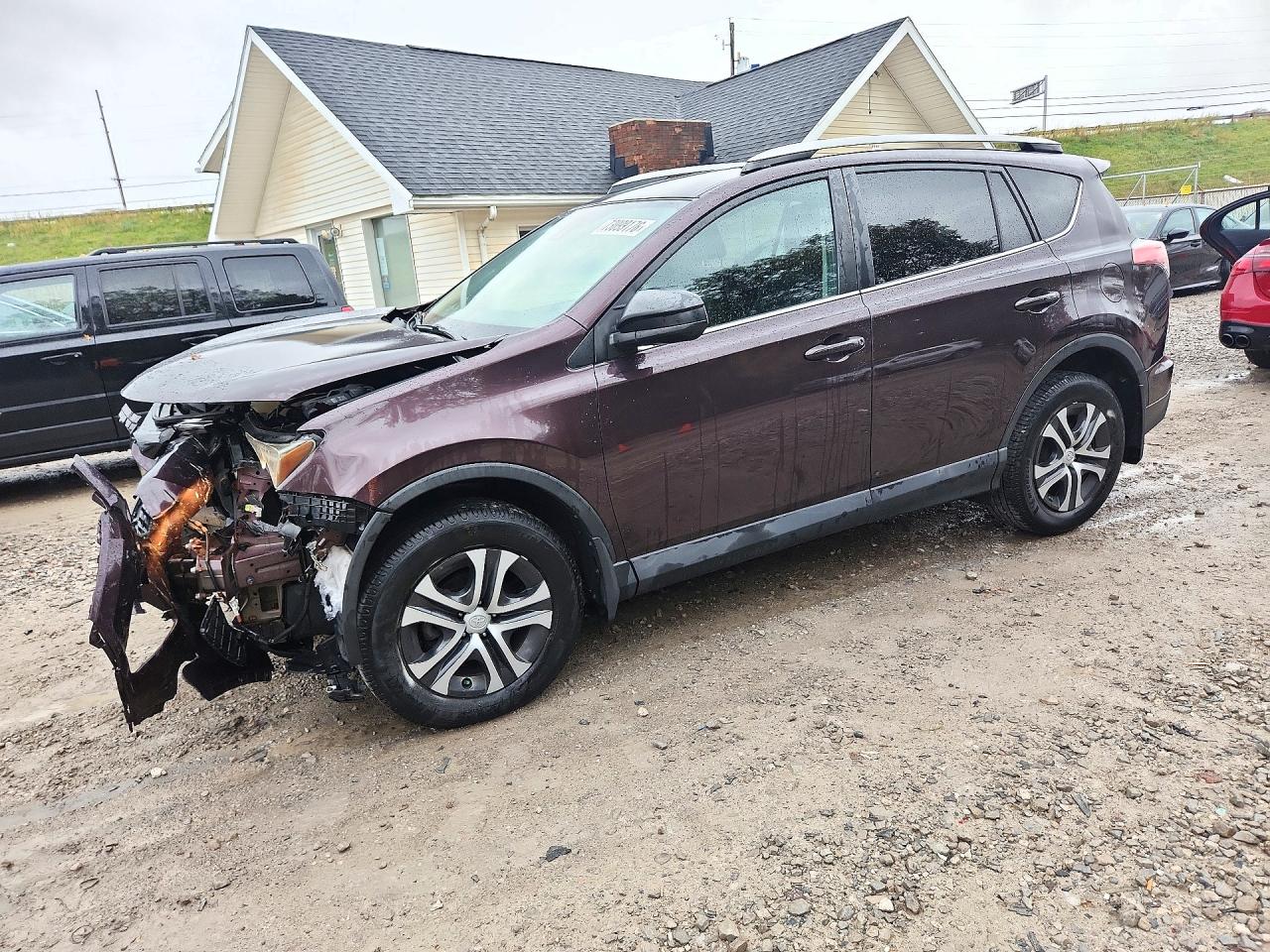 2018 TOYOTA RAV4 LE — Front 3/4