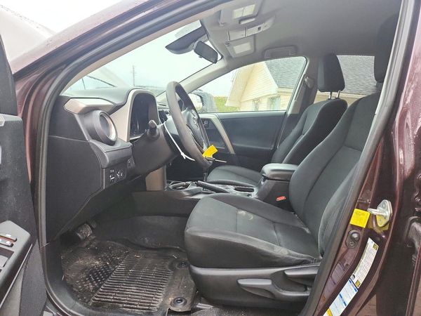 2018 TOYOTA RAV4 LE — DENT